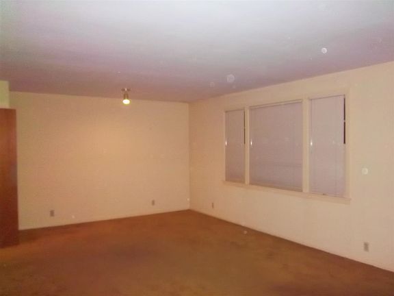 3rd image of 412 Harolds Dr NW