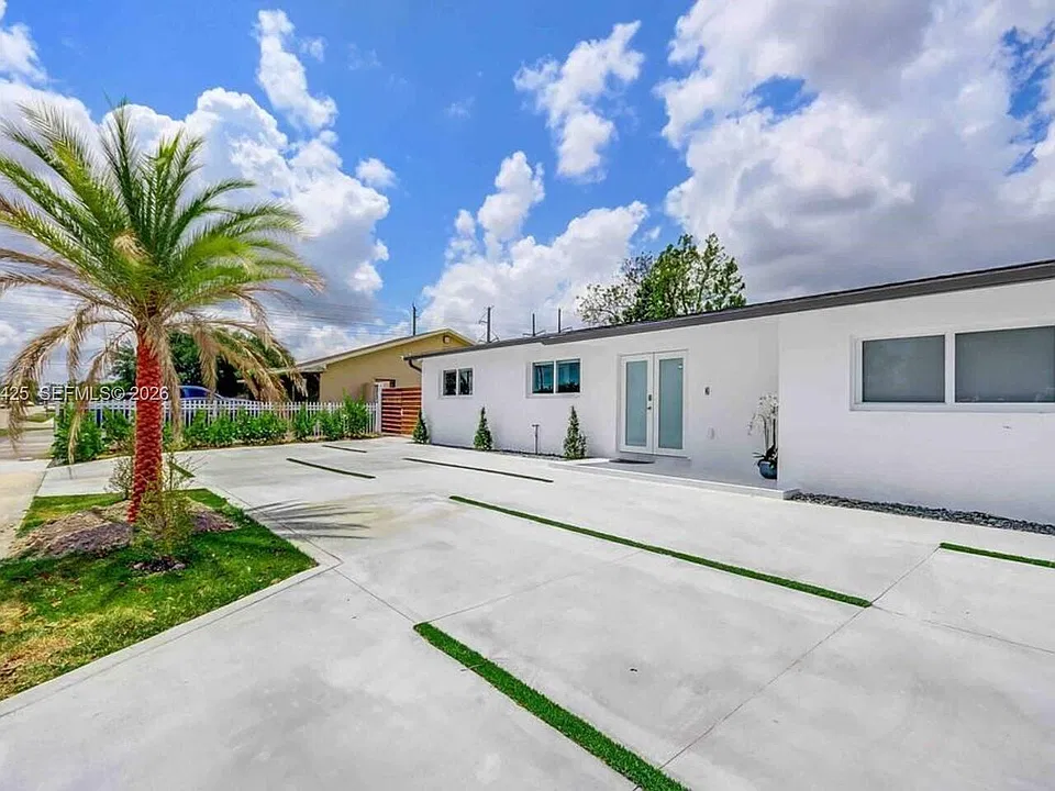 3530 SW 104th Ave