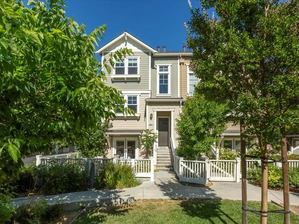 851 Sycamore Loop, Mountain View, CA 94043