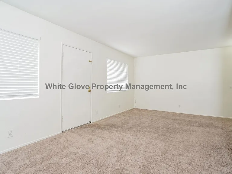23321 La Crescenta #A — Photo 6