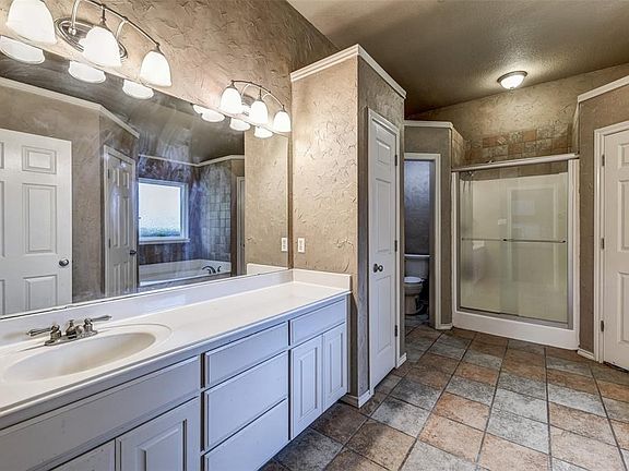 5th image of 251 Mockingbird Ln