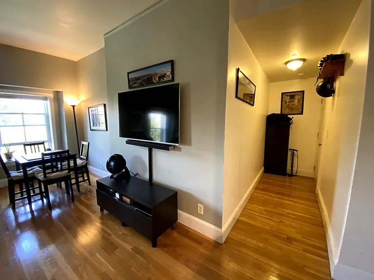 42 W Newton St #424 — Photo 4