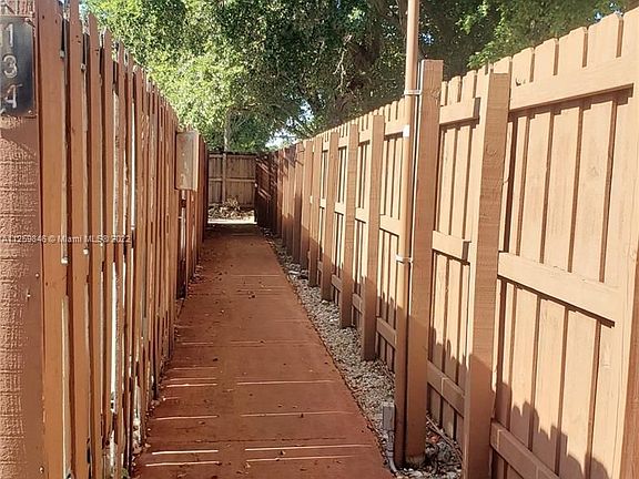 3rd image of 15401 SW 81st Circle Ln APT 14