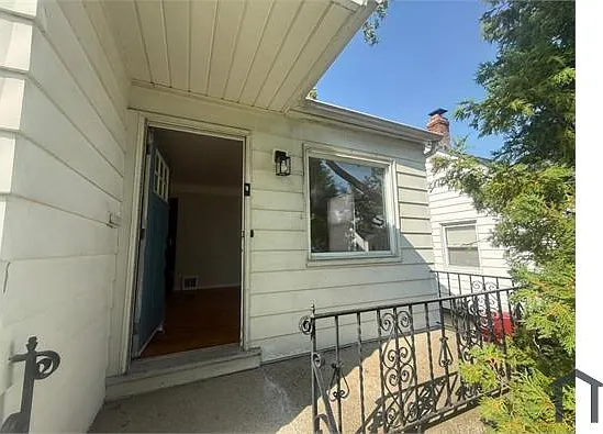 3 bed, $1,800 — Photo 4
