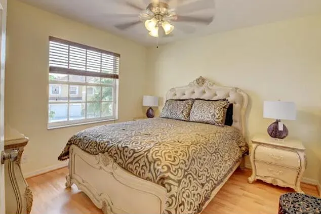 10885 La Salinas Cir #10885 — Photo 25
