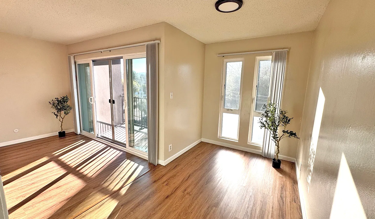 2 bed, 900 sqft, $2,495 — Photo 2