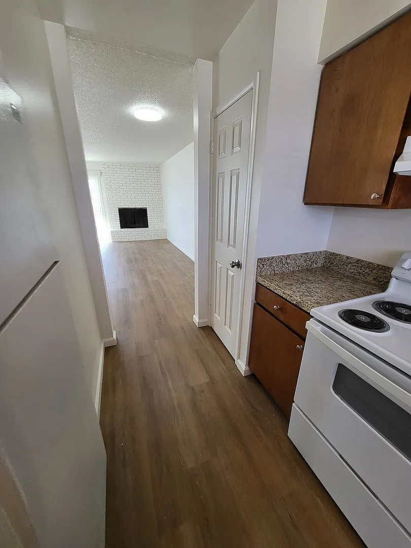 Gypsum Four-Plex — Photo 4