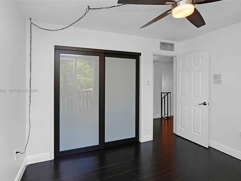 12340 SW 20th Ter #12340 — Photo 16