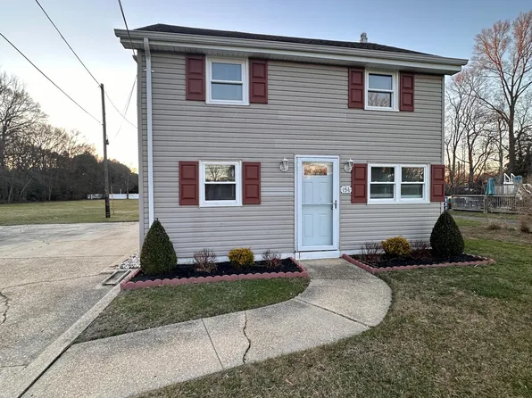 154 Colts Neck Rd, Farmingdale, NJ 07727