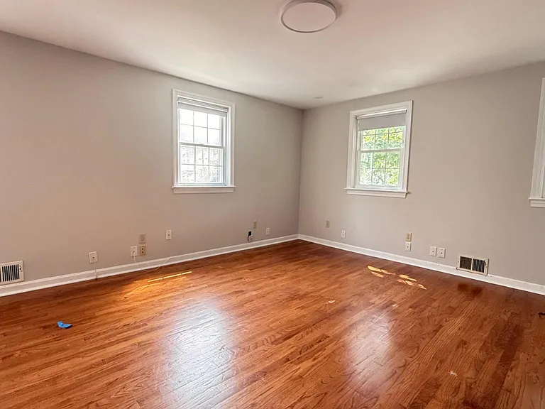 1005 N Lebanon St — Photo 9