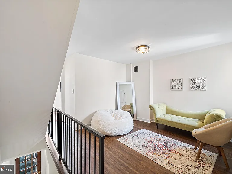 107 W Master St — Photo 15