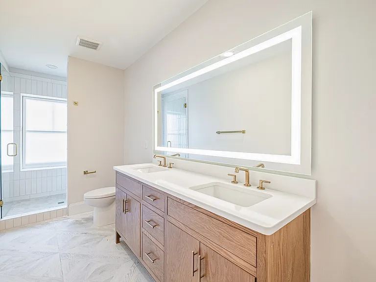 225 Plus Fees #3215 — Photo 22
