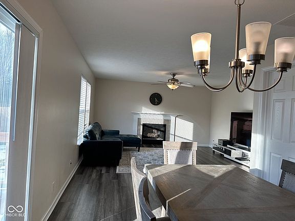 5th image of 13588 Sweet Briar Pkwy