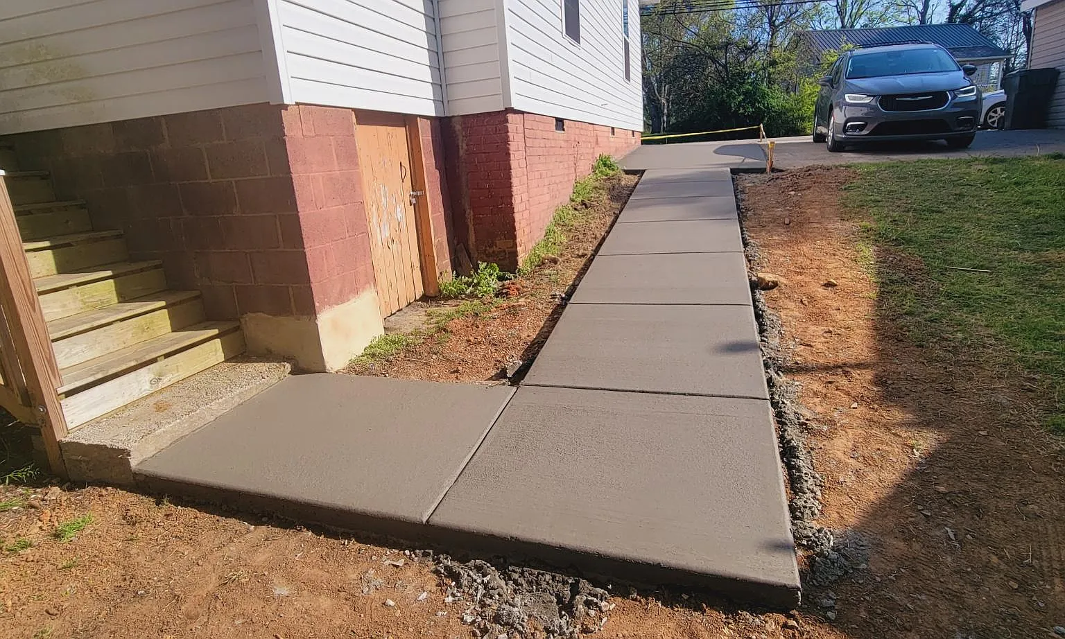 1012 W Holly Grove Rd — Photo 2