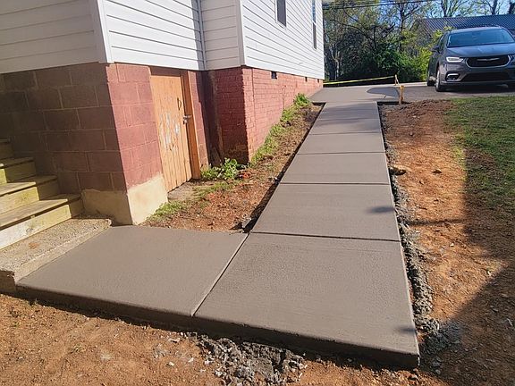 4th image of 1012 W Holly Grove Rd