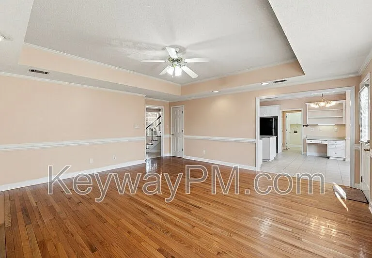 1063 Waltons Pass — Photo 9