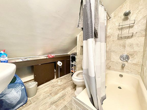 4th image of 171 Scooter Ln #2B