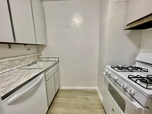 Rented by R New York | media 37