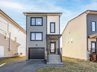105 Titanium Cres, Halifax, NS B3P 0J3