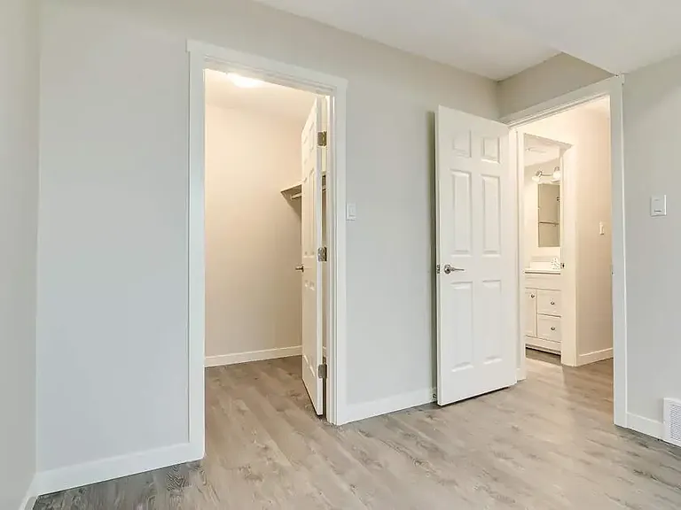 5327 A 38th Ave — Photo 28