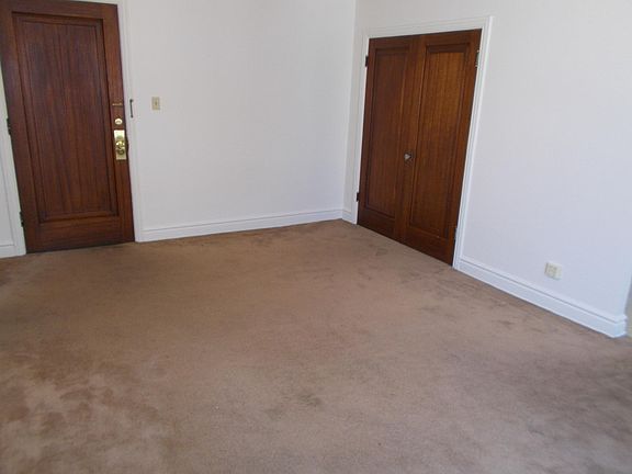 3rd image of 1050 N Pearl St APT 204