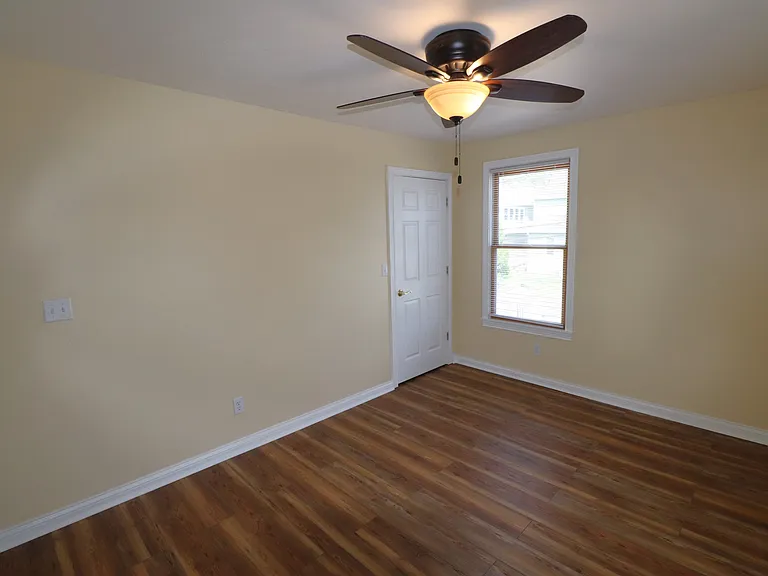 Beautifully Restored Townhouse — Photo 39