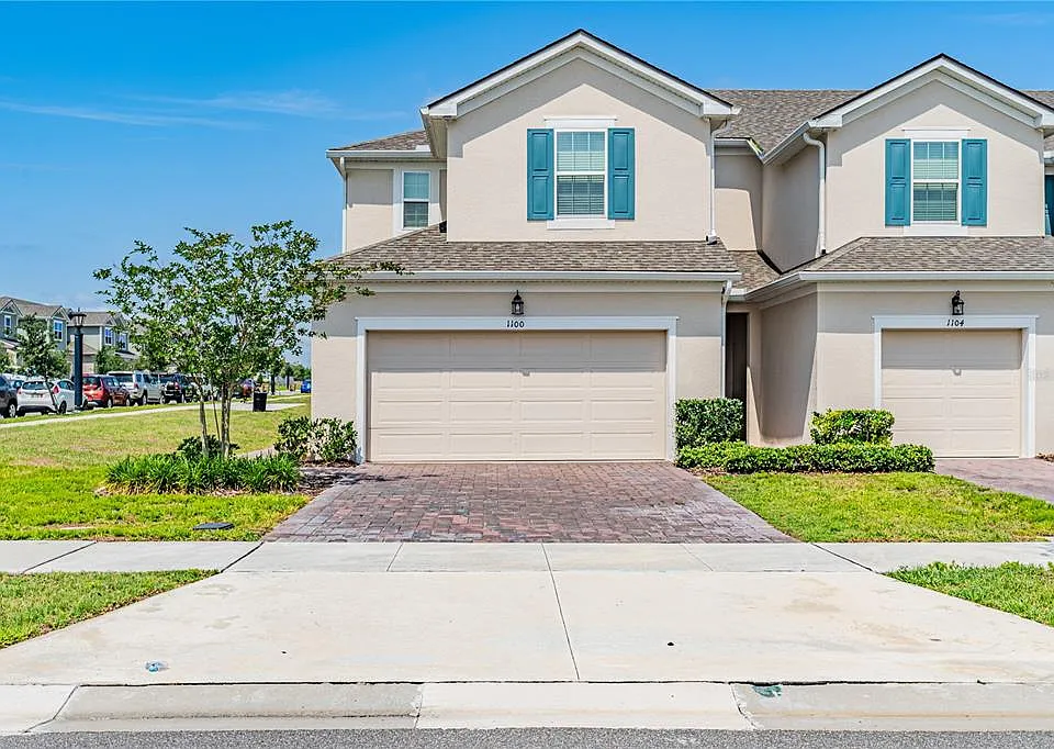 1100 Lakeshore Breeze Pl