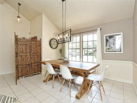 4th image of 1911 Gaylord Dr