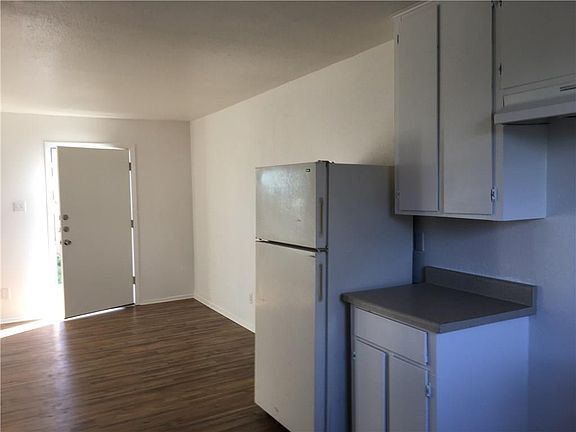 5th image of 106 Green Point Dr #2 & 3