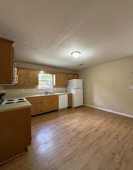 272 Executive Ave #A — Photo 3