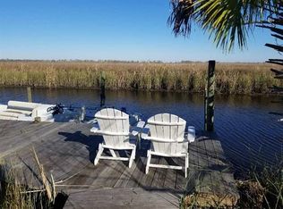 381 Smith Rd, Apalachicola, FL 32320