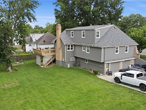 3rd image of 3800 NE Shady Lane Dr