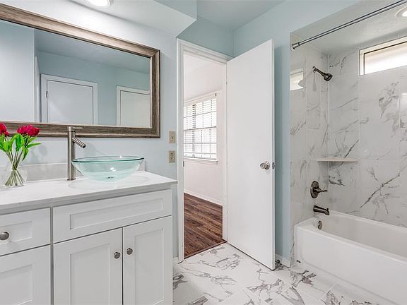3rd image of 1306 Wildflower Ct