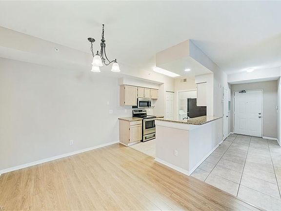 3rd image of 4610 Saint Croix LN #1014