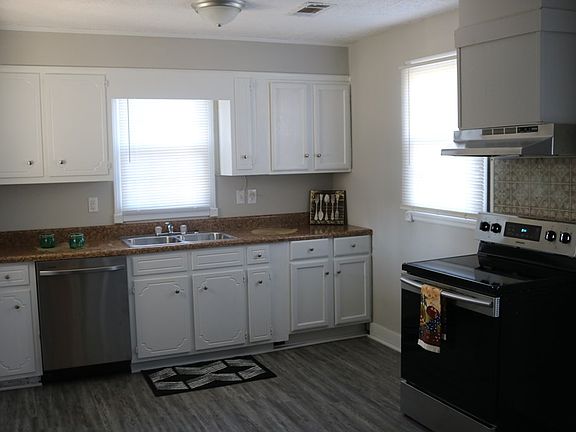 4th image of 618 W Buena Vista Ave