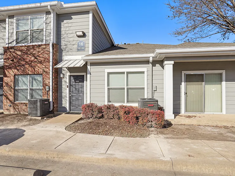 8004 W Virginia Dr — Photo 13