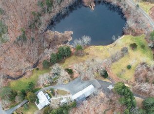 56 Seymour Rd, Woodbridge, CT 06525