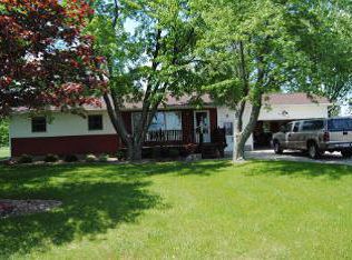 868 S Eight Mile Rd, Kawkawlin, MI 48631