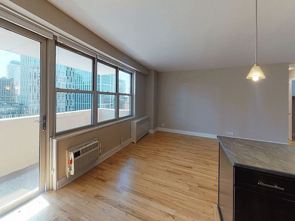 3rd image of 310 Greenwich St APT 19D