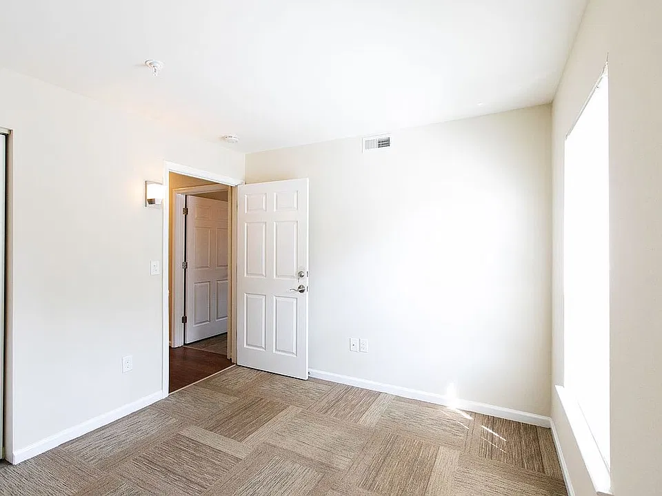 Crossroads Apartments