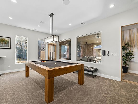 Clubhouse Game room 4