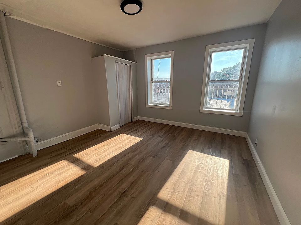 1st image of 315 Market St #9