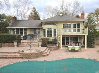 46 Midwood Cross, East Hills, NY 11576
