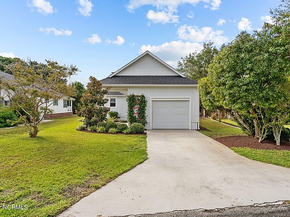 2nd image of 207 Nantucket Court