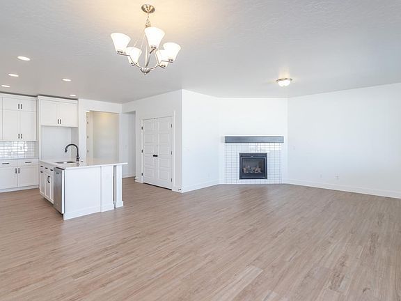 Open and inviting great room