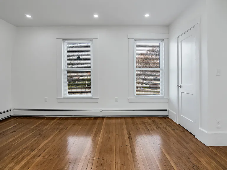 139 E Haverhill St — Photo 13
