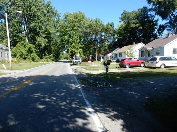 5th image of 945 Shady Shore Dr