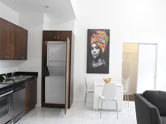 5th image of 935 Euclid Ave APT 3