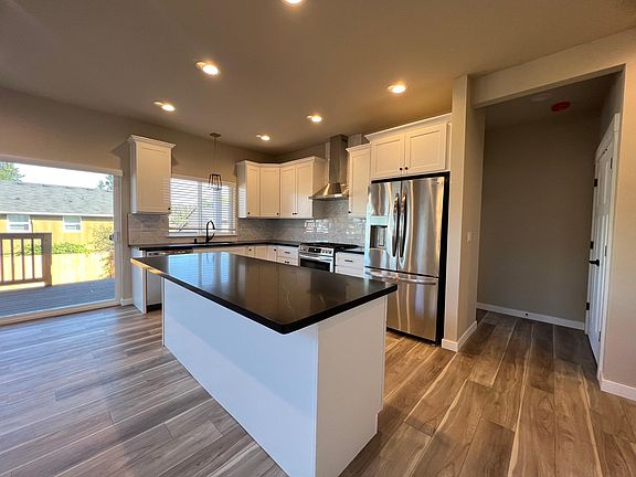 5th image of 8801 S L St