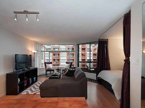 4th image of 1333 Hornby St #611